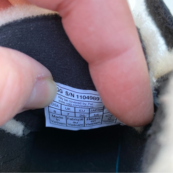 NWOB UGG Rennon II Kids - Picture 10 of 11